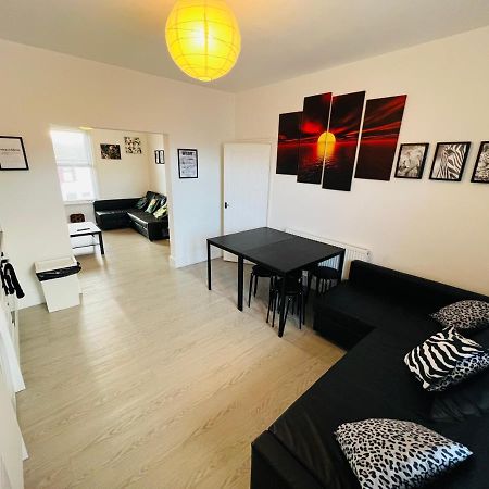 Safari Apartment, Free Parking, 10Min Walk To Blackpool Tower, Sleeps 12 Eksteriør bilde