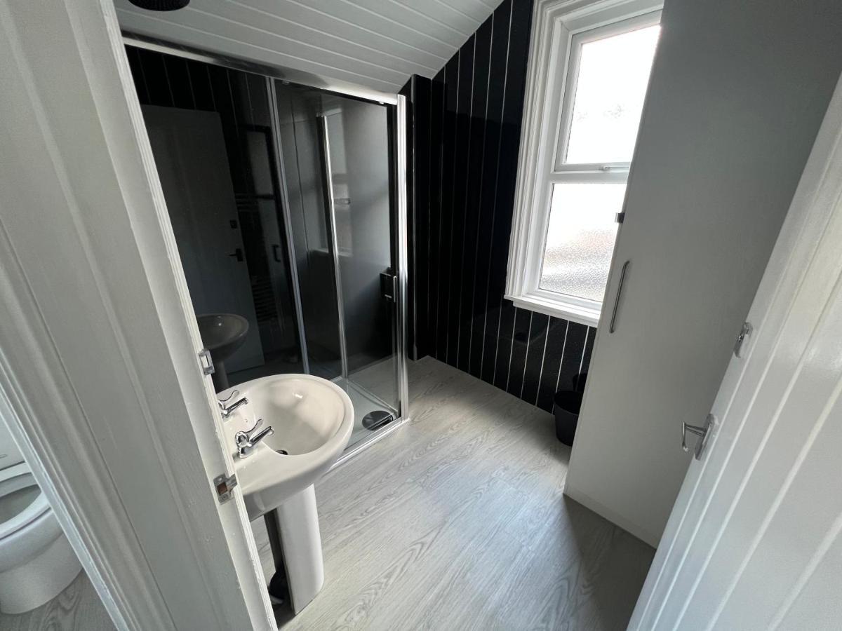 Safari Apartment, Free Parking, 10Min Walk To Blackpool Tower, Sleeps 12 Eksteriør bilde