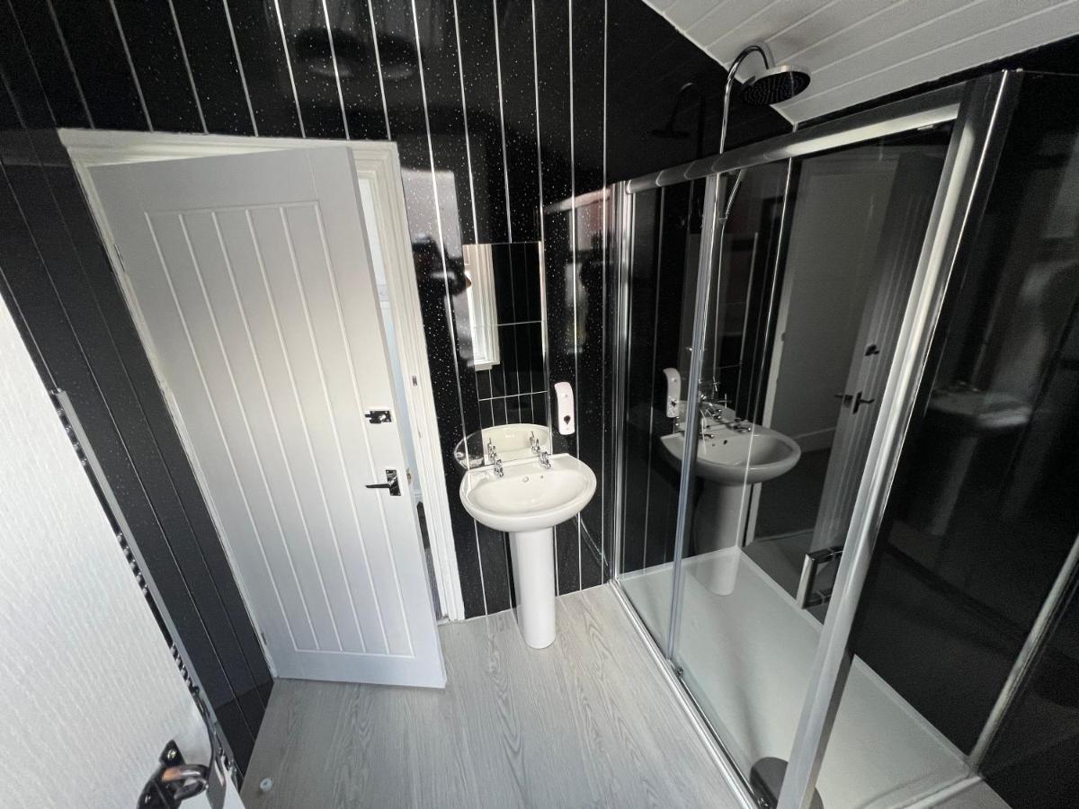 Safari Apartment, Free Parking, 10Min Walk To Blackpool Tower, Sleeps 12 Eksteriør bilde