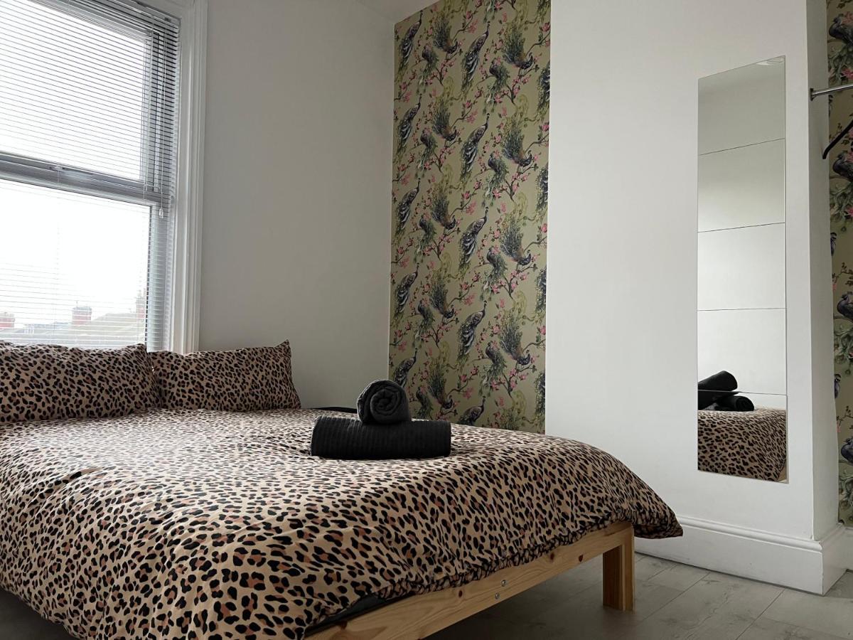 Safari Apartment, Free Parking, 10Min Walk To Blackpool Tower, Sleeps 12 Eksteriør bilde