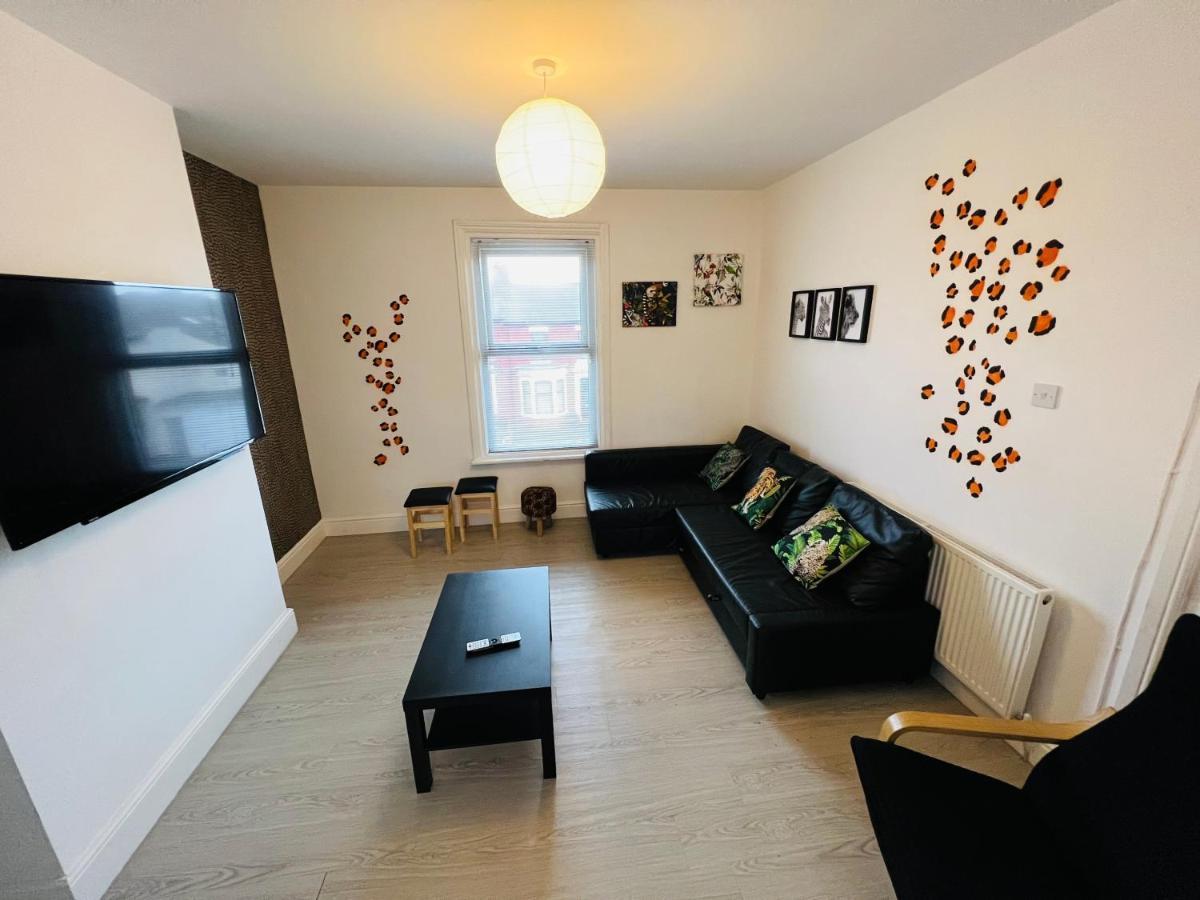 Safari Apartment, Free Parking, 10Min Walk To Blackpool Tower, Sleeps 12 Eksteriør bilde