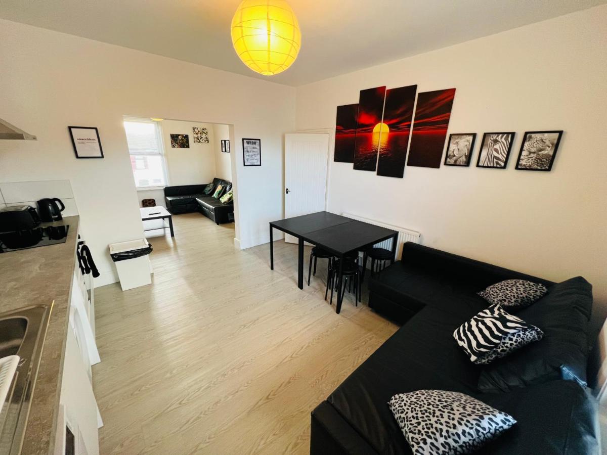 Safari Apartment, Free Parking, 10Min Walk To Blackpool Tower, Sleeps 12 Eksteriør bilde